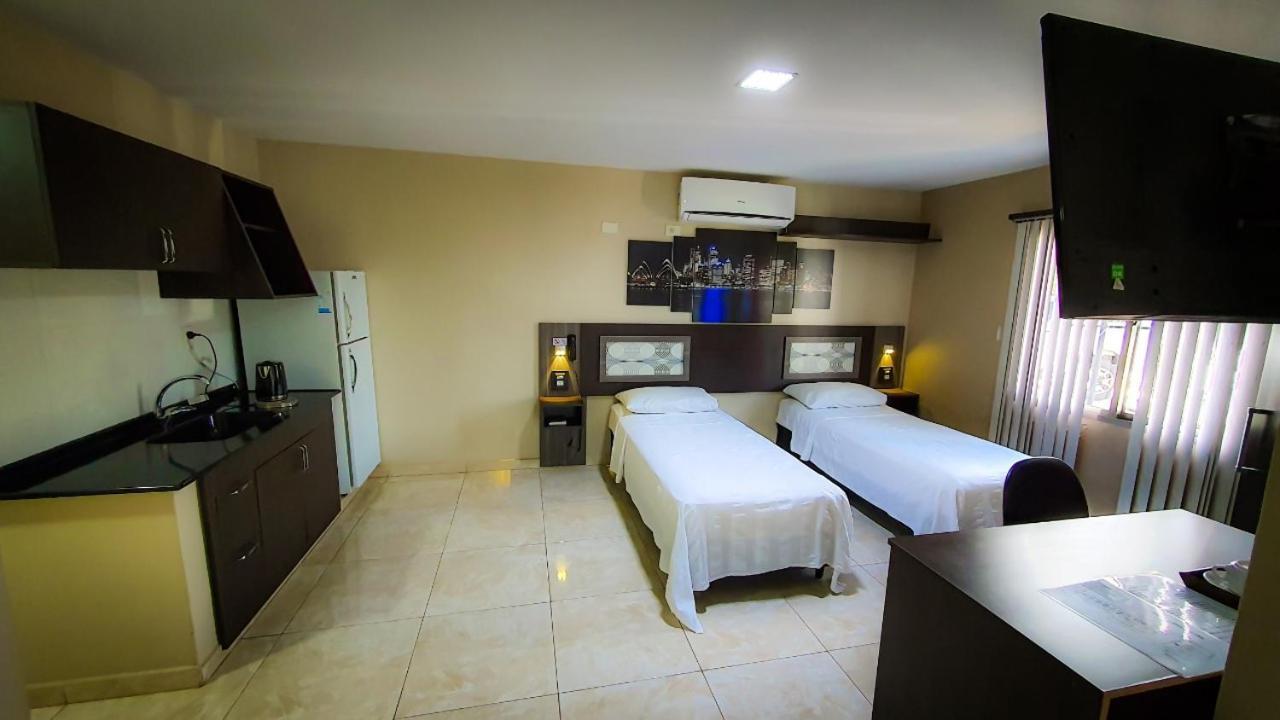 Austral Hotel Dos de Mayo Bagian luar foto