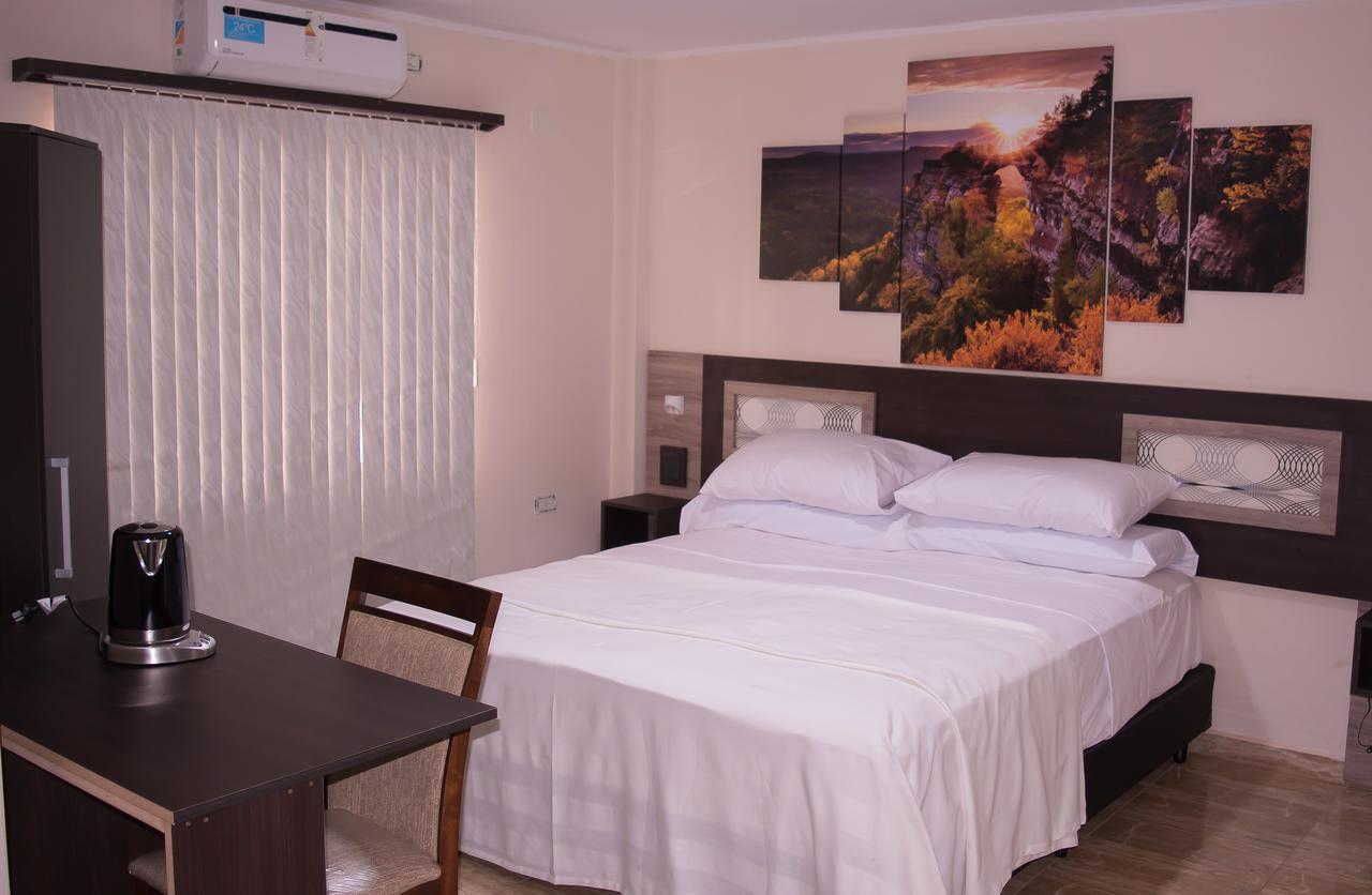 Austral Hotel Dos de Mayo Bagian luar foto